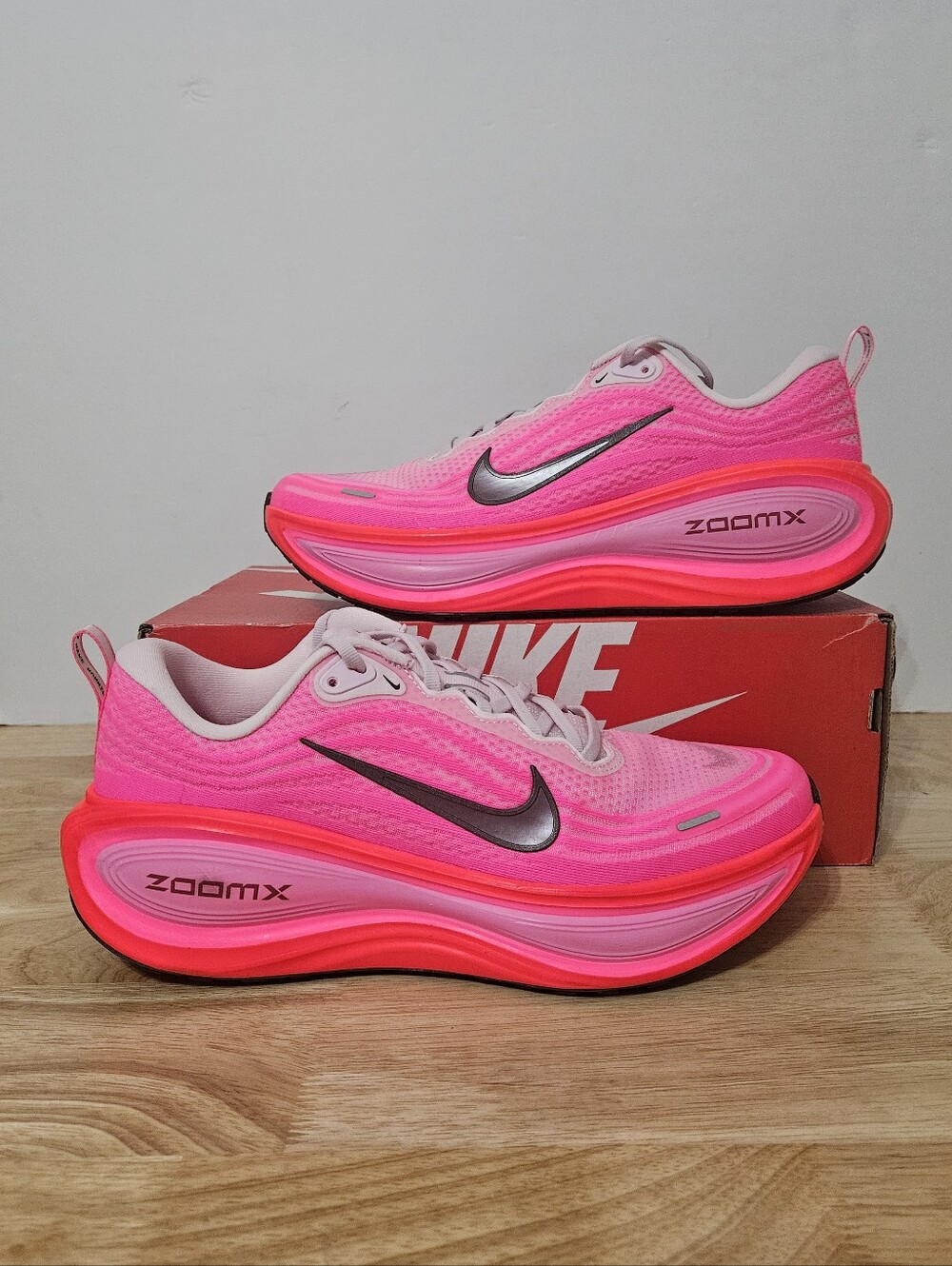 Nike Wmn Vomero Plus Hyper Pink